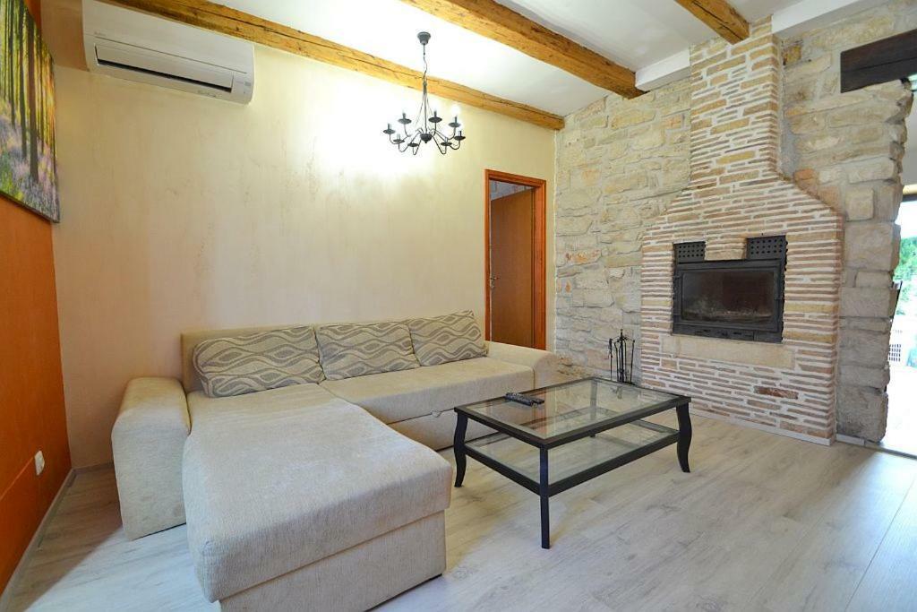 Villa Giardin Novigrad  ภายนอก รูปภาพ